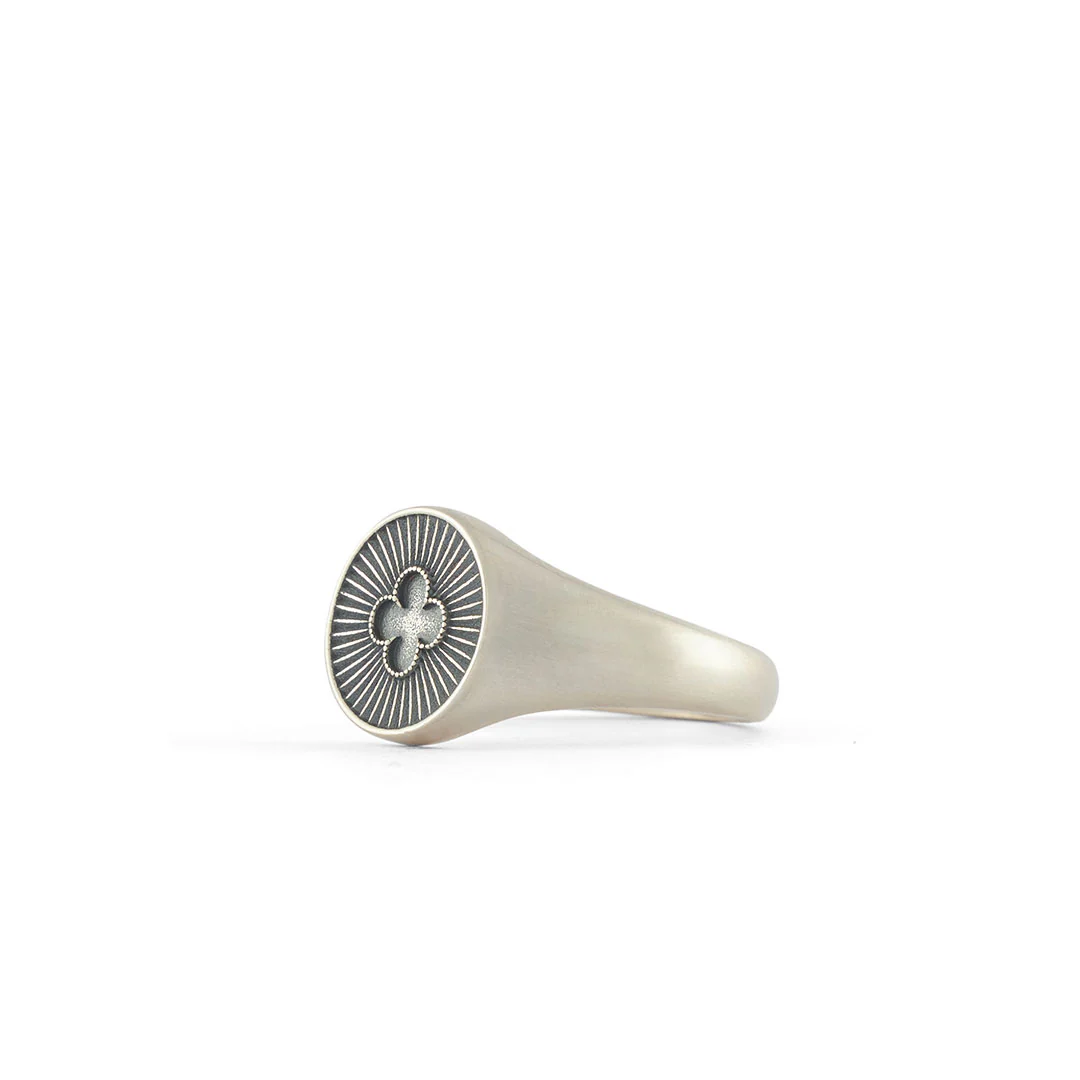 Silver Clover Ring - Image 4