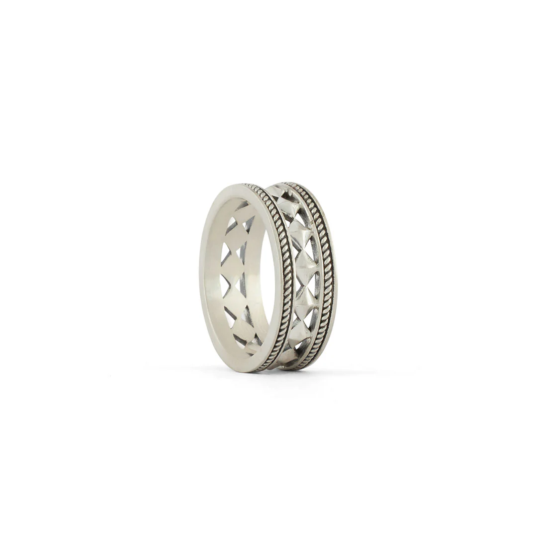 Silver Regal Ring - Image 4
