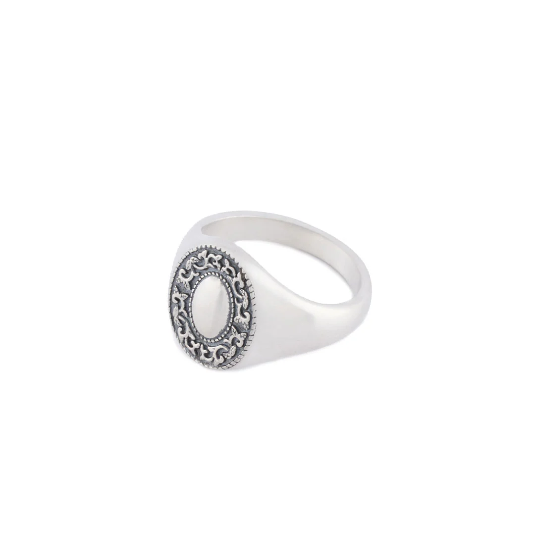 Silver Saloon Ring - Image 2